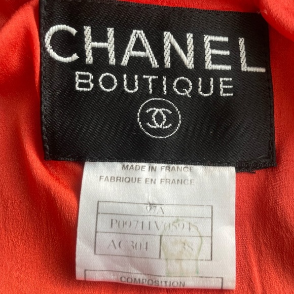 CHANEL boucle jacket from thee 1977 Karl Lagerfield fall collection. - Picture 8 of 9